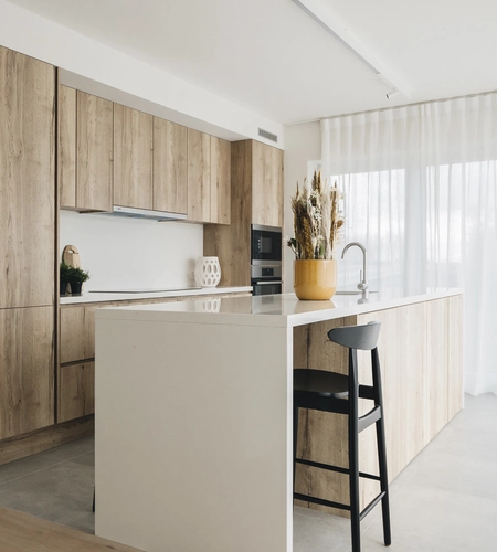 Schuifgordijnen in modern appartement in Ingelmunster
