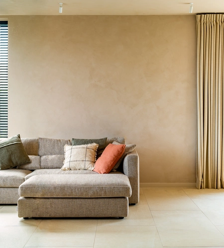 zwarte lamellen beige schuifgordijnen Knokke