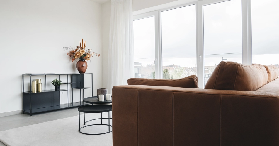 Schuifgordijnen in modern appartement in Ingelmunster